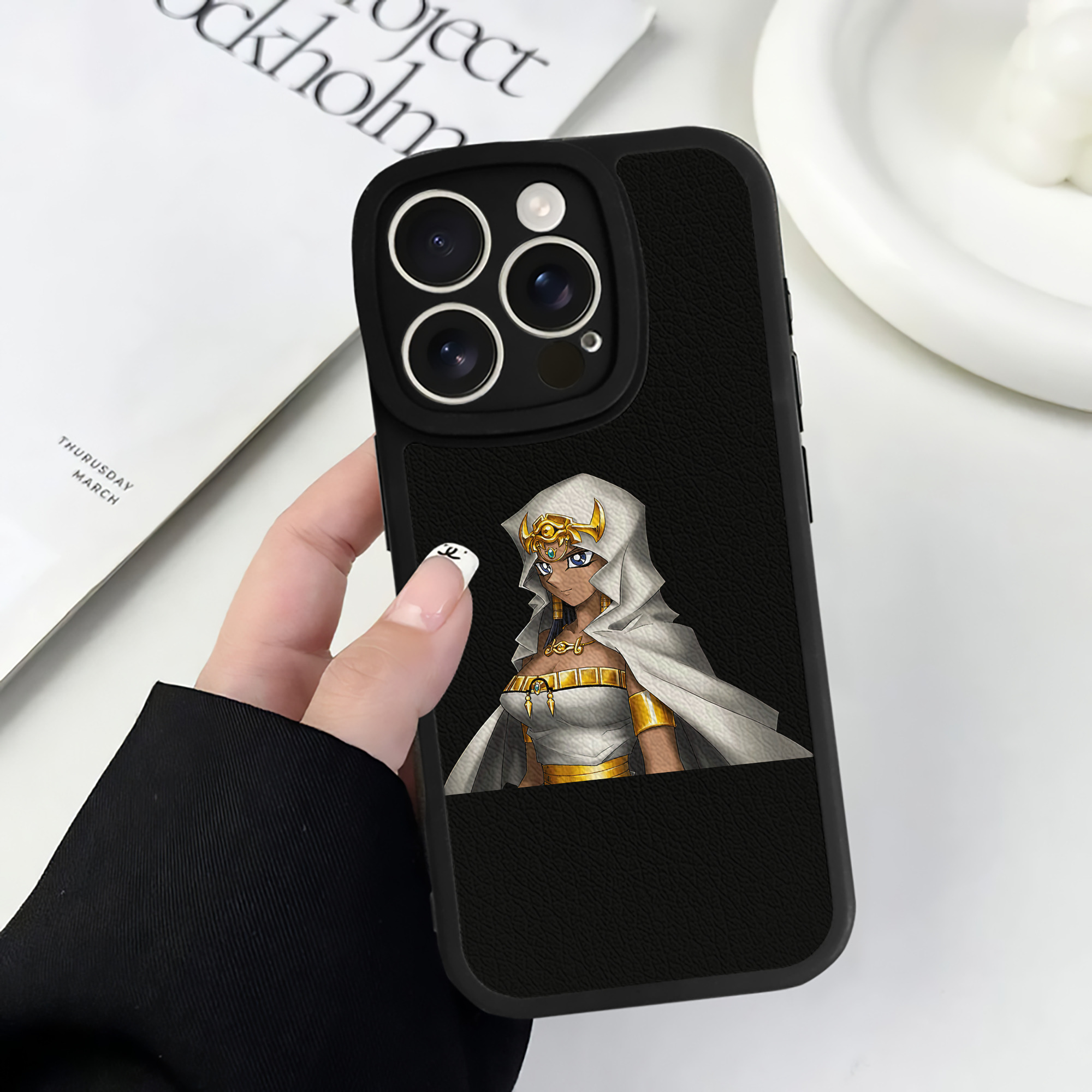 （画像用） 遊☆戯☆王 Yu-Gi-Oh! 【iPhone 16シリーズ対応】シリコンスマホケース（レザー調） 材質：シリコン